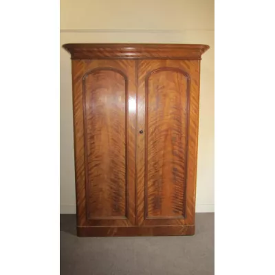 Original Englischer Antiker Viktorianischer Satin Birken Kleiderschrank von ca. 1860