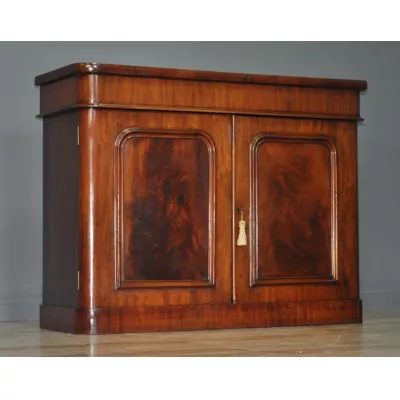 Original Antikes Englisches Viktorianisches Mahagoni Sideboard von ca. 1870