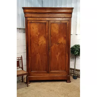 Originaler Antiker Französischer Obstbaum Kleiderschrank ca. 1860
