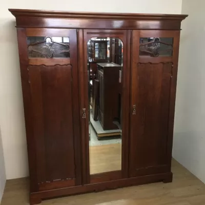 Antiker Original Englischer Nussbaum Kleiderschrank ca. 1890