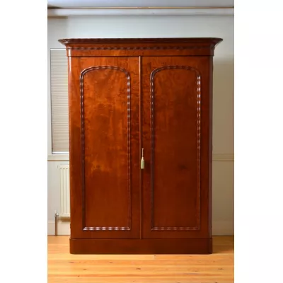 Original Antiker Englischer Viktorianischer Mahagoni Kleiderschrank ca. 1870