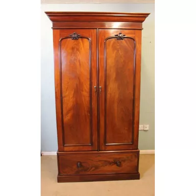 Englischer Viktorianischer Mahagoni Kleiderschrank antik ca. 1850