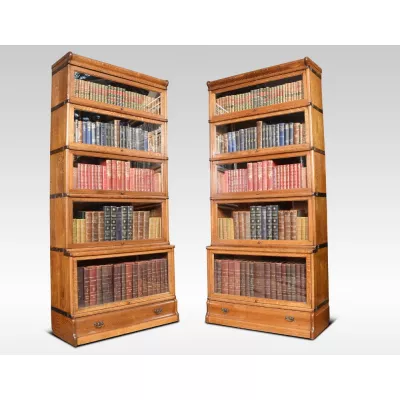 Zwei feine original antike Eichen Globe Wernicke Bücherschränke 1900