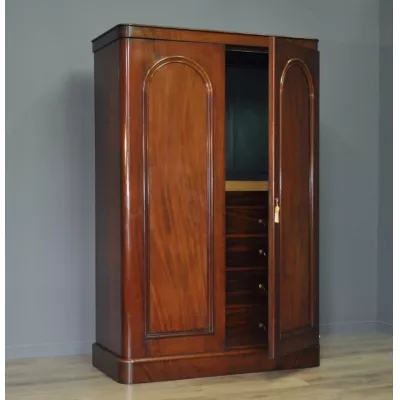 Sehr guter antiker viktorianischer Mahagoni Kleiderschrank englisch 1860