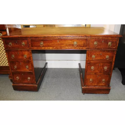 Viktorianischer Antiker Englischer Mahagoni Schreibtisch ca. 1860