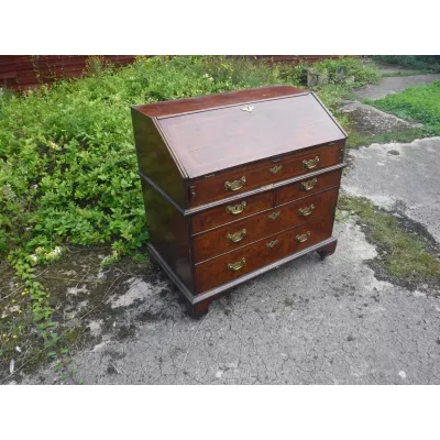 Original Englischer Antiker Nussbaum Sekretär ca. 18. JH