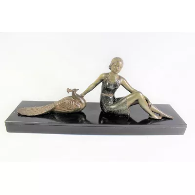 Französische Antike Bronze Mädchen und Pfau ca. 1930