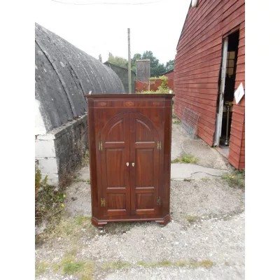 Praktischer antiker kleiner Mahagoni Eckschrank englisch 18. Jh