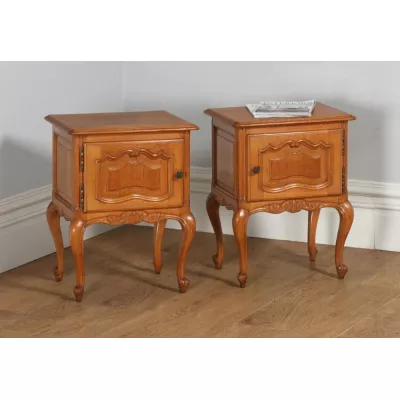 Herrliche Eichen antike Nachtschränke Louis XVI Stil Frankreich ca 1920