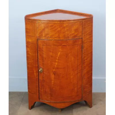 Original antiker englischer Satinholz Eckschrank 19. Jh