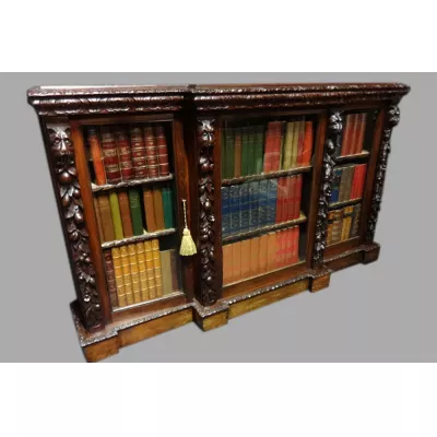 Beeindruckendes antikes Nussbaum Eiche Breakfront Bücherregal englisch 1860