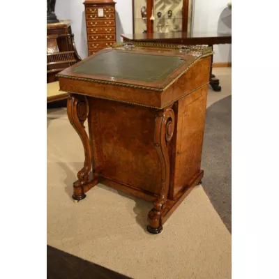 Original antiker viktorianischer Nussbaum Königsholz Davenport Schreibtisch 1870