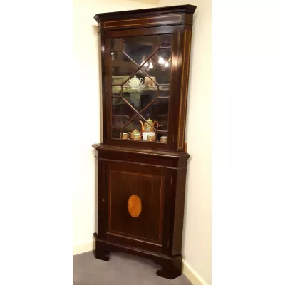 Wunderschöner Antiker Englischer verglaster Eckschrank ca. 1920