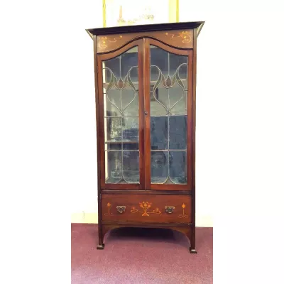 Bezaubernder Antiker Englischer Jugendstil verglaster Schrank ca. 1900