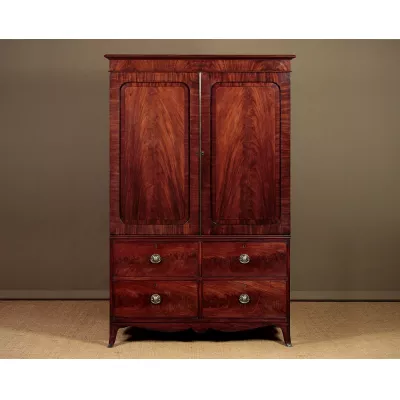 Fantastischer antiker englischer Mahagoni Regency Linen Press Kleiderschrank ca. 1820