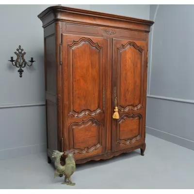 Original antiker kleiner Nussbaum Kleiderschrank französisch ca 1780