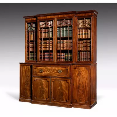 Regency Englisches Antikes Mahagoni Breakfront Bücherregal ca. 1805