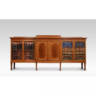 Englischer Mahagoni Breakfront Bücherschrank ca 1910