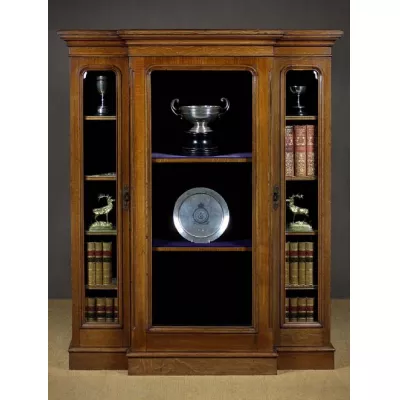 Original Englische Antike Eichen Breakfront Trophäen Vitrine ca. 1880