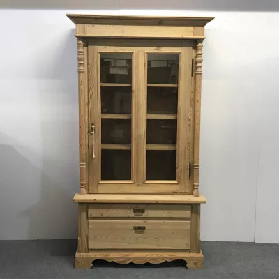 Dänischer Antiker Kiefern Vitrineschrank ca. 1920