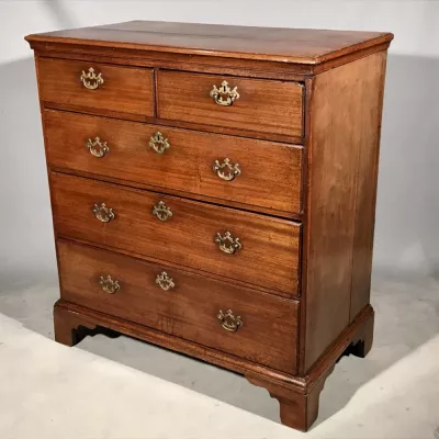 Antike Englische Georgianische Mahagoni Kommode ca. 1750
