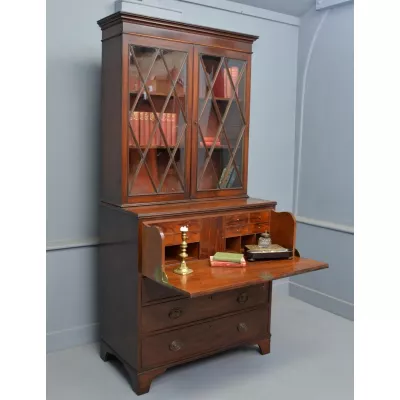 George III. Antiker Englischer Mahagoni Sekretär Bücherschrank ca. 1790