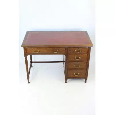 Edwardianischer Antiker Englischer Mahagoni Schreibtisch von Maple & co. ca. 1905