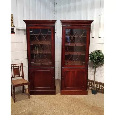 Georgianisches Englisches Antikes Paar Mahagoni verglaste Bücherregale ca. 1780