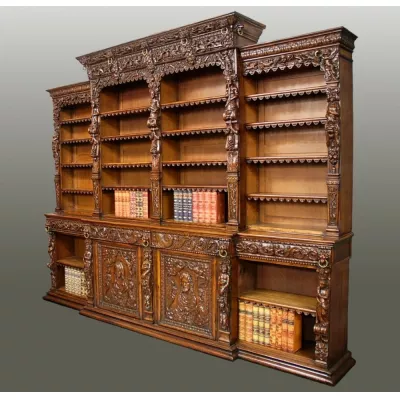 Englisches Antikes Eichenholz Breakfront Bücherregal im Renaissancestil ca. 1860