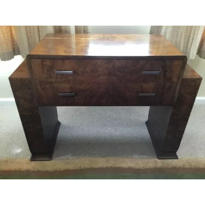 Antikes Englisches Art Deco Nussbaum Sideboard ca. 1930