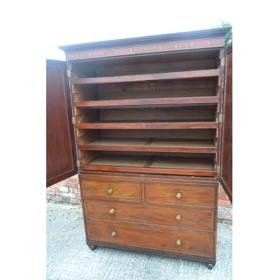 Englischer Antiker Georgianischer Mahagoni Kleiderschrank ca. 1800