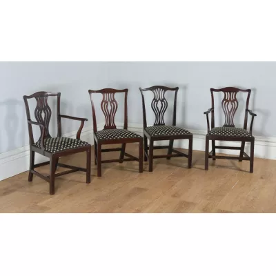 4 Georgianische Englische Antike Mahagoni Stühle im Chippendale Stil ca. 1800