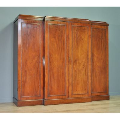 Viktorianischer Antiker Englischer Mahagoni Kleiderschrank ca. 1860