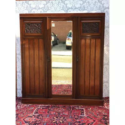Viktorianischer Antiker Englischer Mahagoni Kleiderschrank ca. 1860