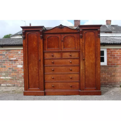 Viktorianischer Antiker Englischer Mahagoni Kleiderschrank ca. 1860