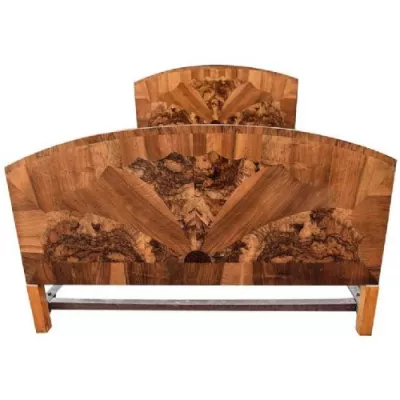 Art Deco Antikes Englisches Nussbaum Doppelbett ca. 1930