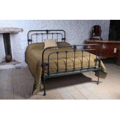 Viktorianisches Antikes Englisches Doppelbett aus Eisen ca. 1880