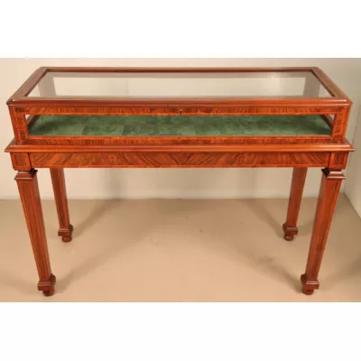 Viktorianischer Bijouterie Beistelltisch Nussbaum antik ca 1850