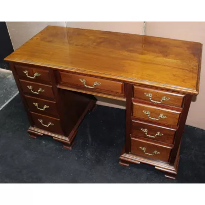 Edwardianischer Antiker Nussbaum Schreibtisch ca. 1900