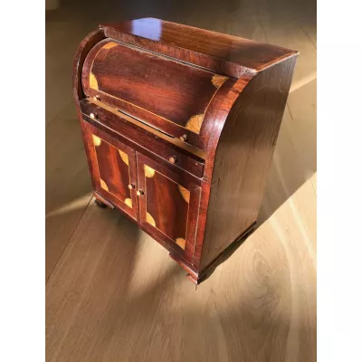 Antiker Viktorianischer Englischer Mahagoni Mini Schreibtisch ca.1875