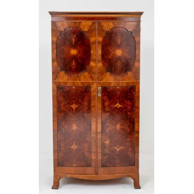 Antiker englischer Nussbaum Kleiderschrank ca 1900