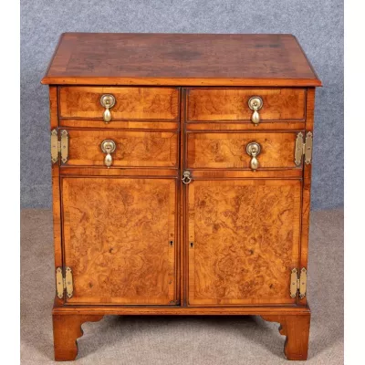 Antiker Nussbaum Nachtschrank original englisch 18. Jh