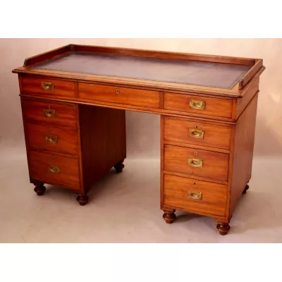 Antiker englischer Mahagoni Schreibtisch Campaign Desk ca 1910