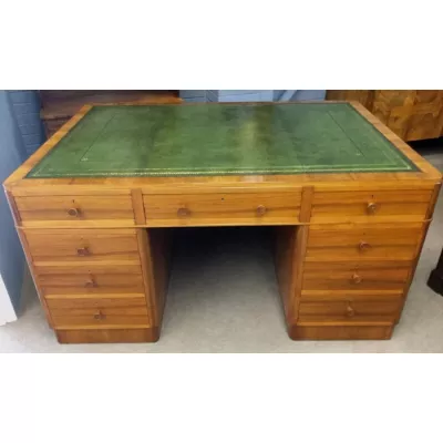 Antiker britischer Art Deco Nussbaum Schreibtisch ca 1920
