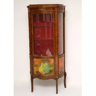 Französische Antike Serpentinförmige Mahagoni Vitrine ca. 1930