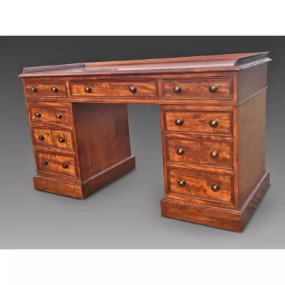 Antiker britischer Mahagoni Schreibtisch ca 1860