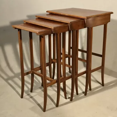 Antike britische Mahagoni Tische  Nest of tables  ca 1920