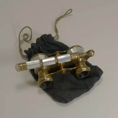 Antikes Französisches Perlmutt Opernglas ca. 1900
