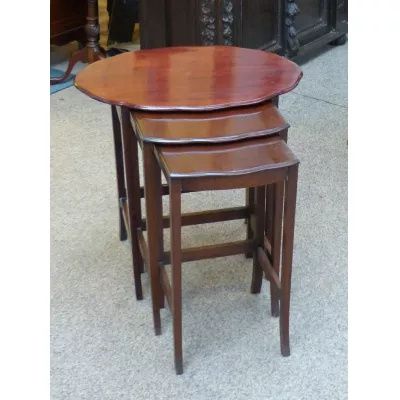 Edwardianische antike Beistelltische Mahagoni englisch ca 1890