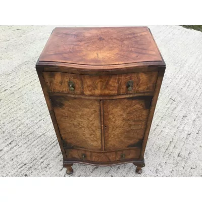 Antiker britischer Schrank Sideboard Nussbaum ca 1930